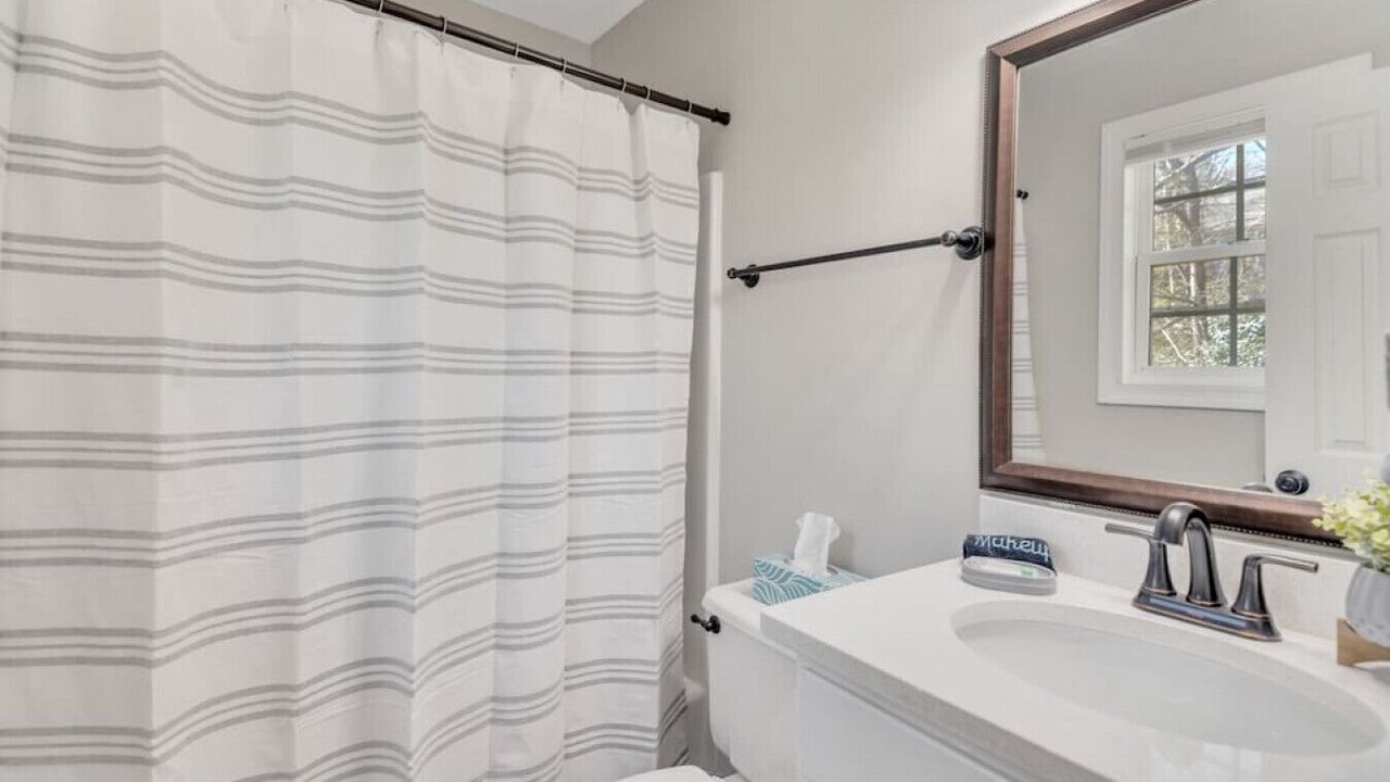 Photo of Bathroom in Smyrna