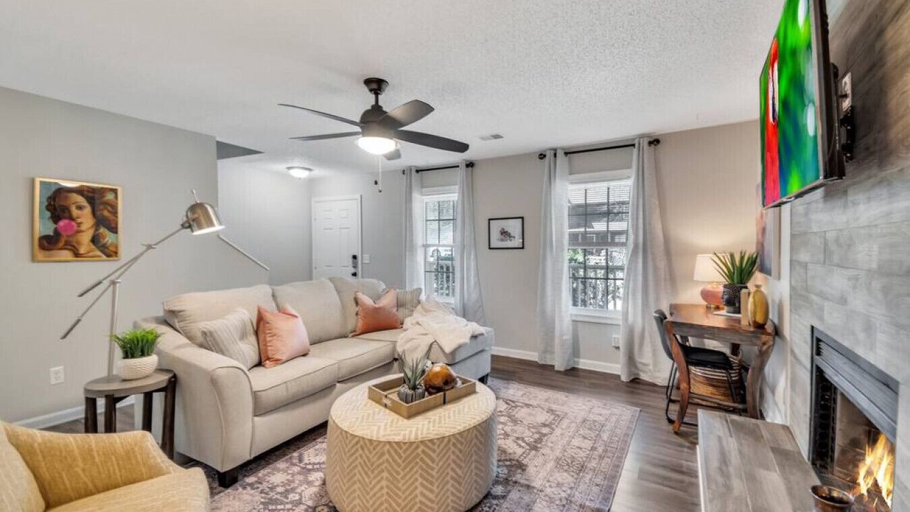 Photo of Livingroom in Smyrna