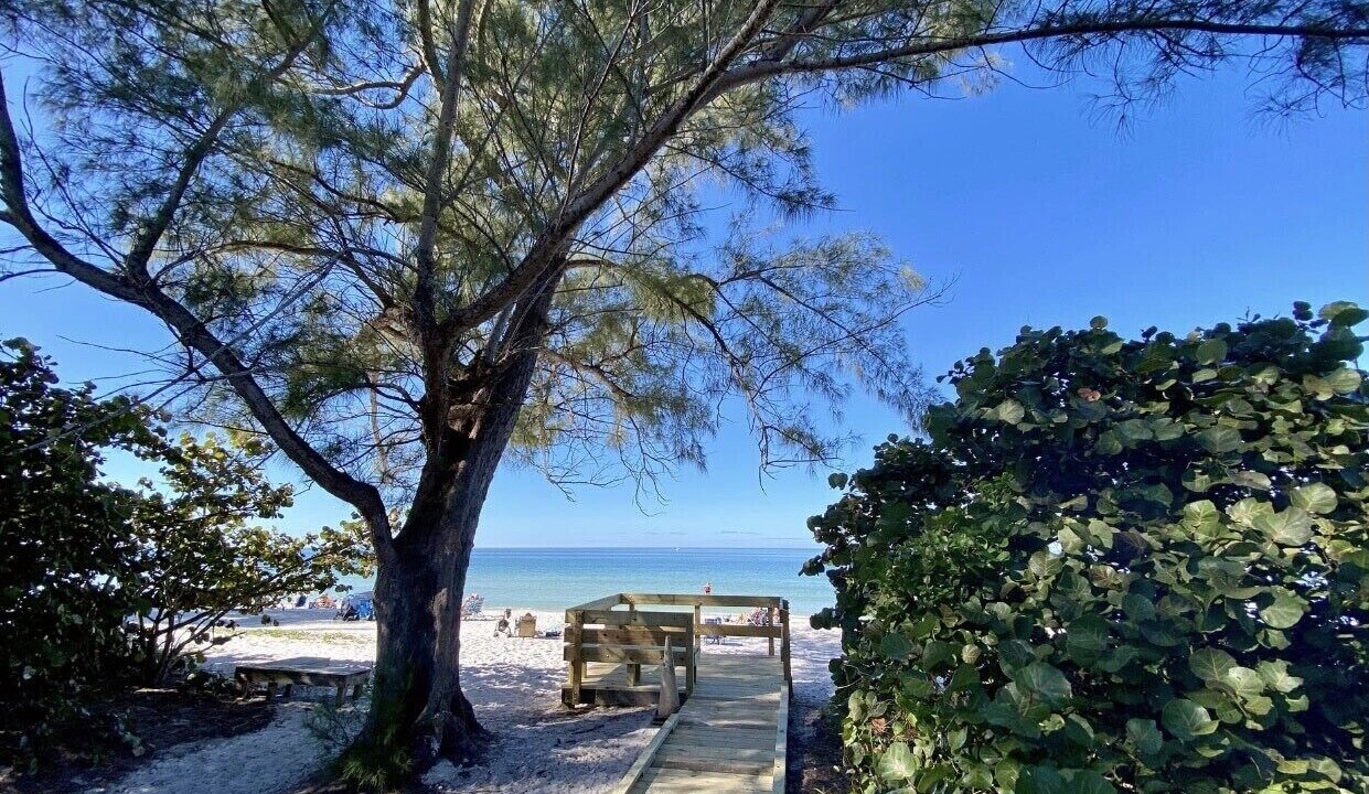 Photo of Others in Vanderbilt Beach
