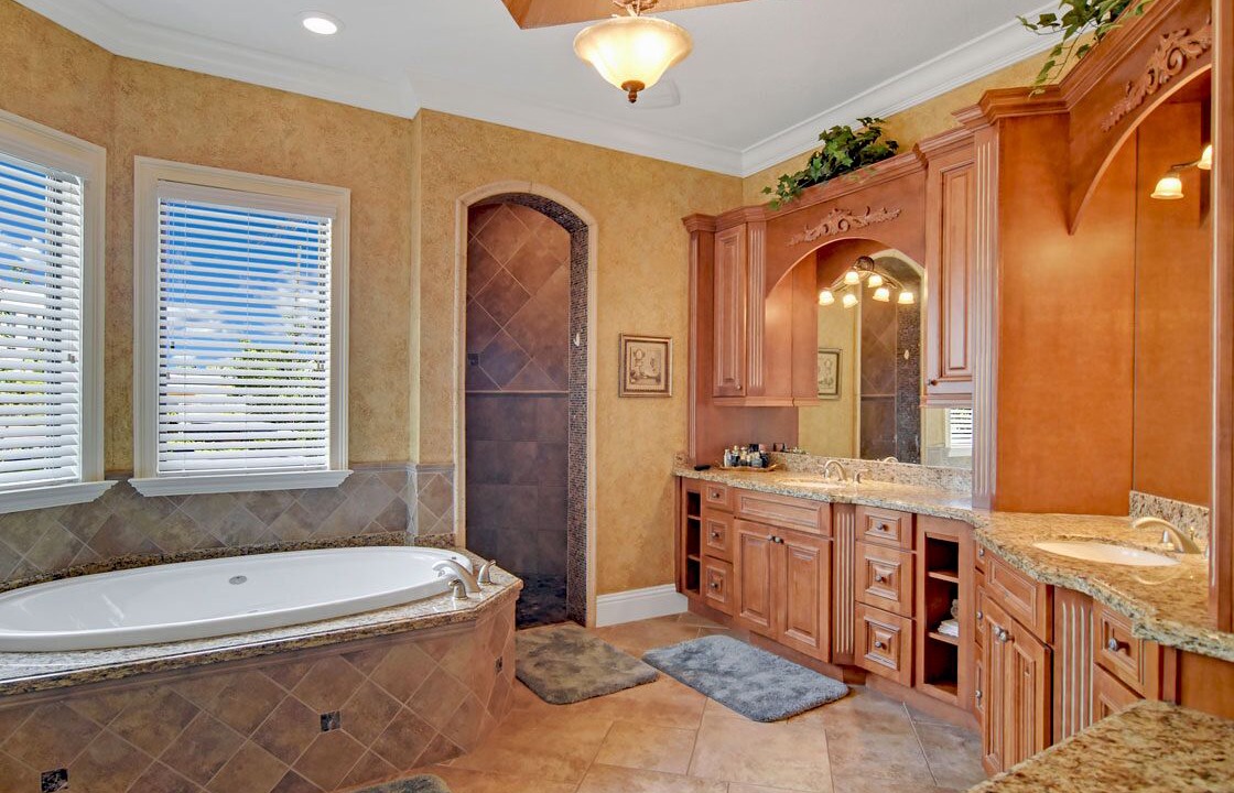 Photo of Bathroom in Caloosahatchee