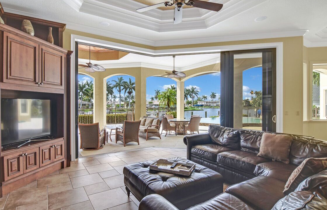 Photo of Livingroom in Caloosahatchee