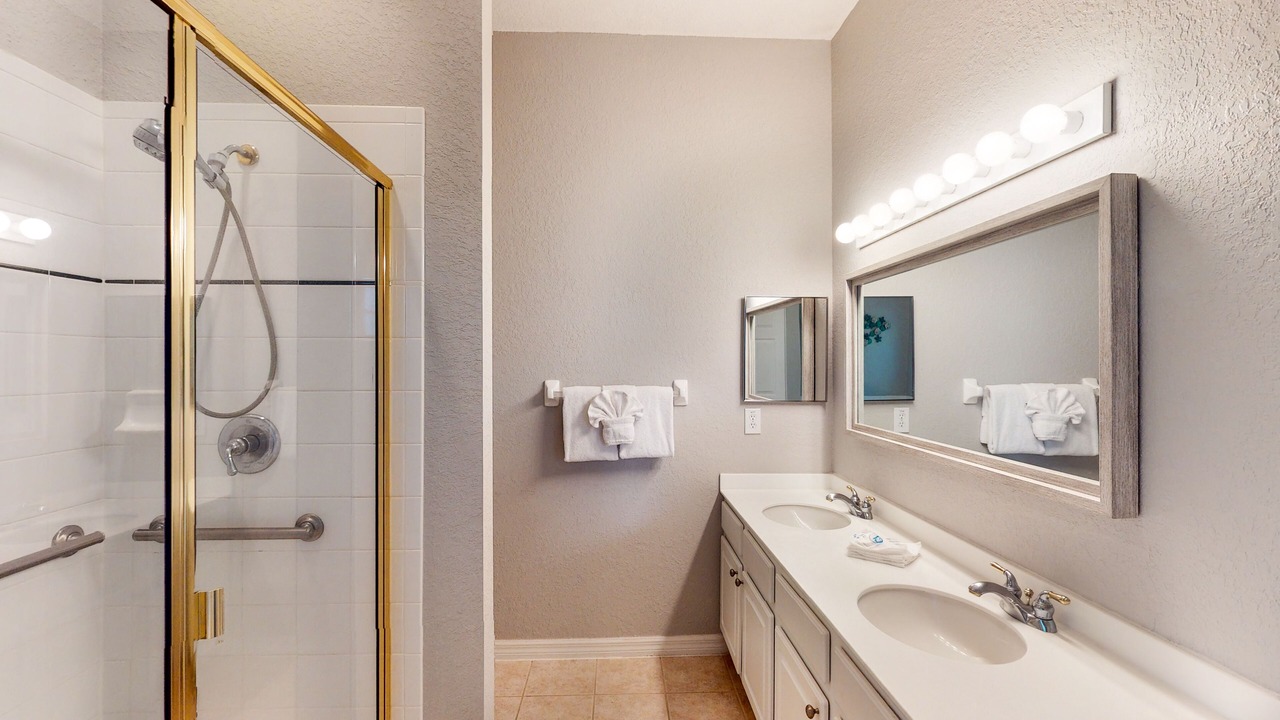 Photo of Bathroom in Bahama Bay