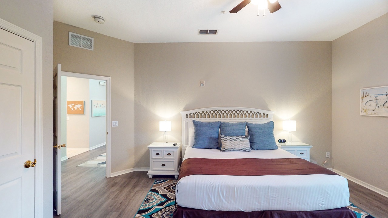 Photo of Bedroom in Bahama Bay