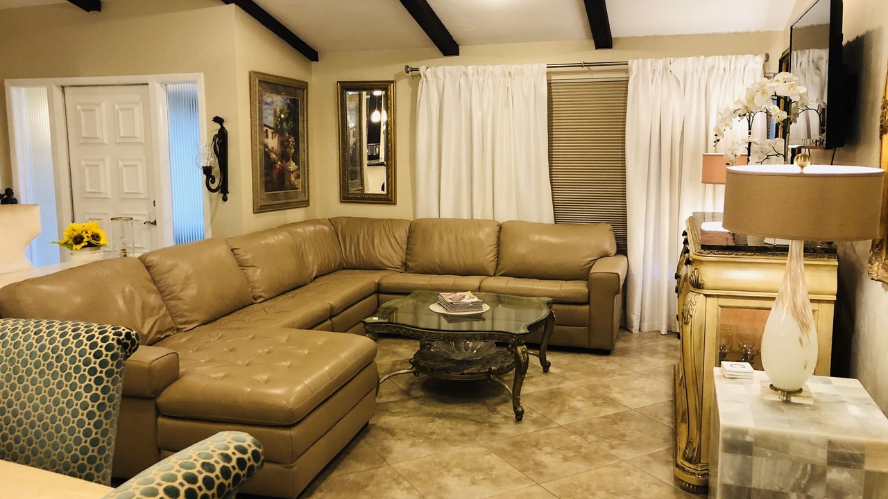 Photo of Livingroom in Lochmoor Waterway Estates