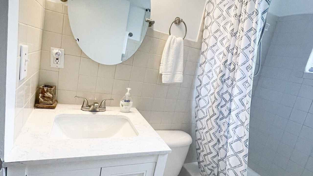 Photo of Bathroom in United Central