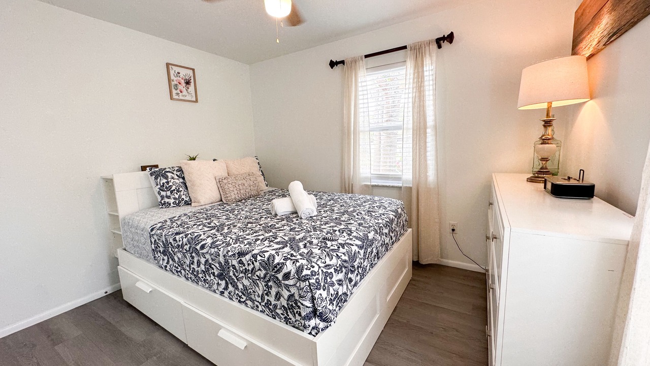 Photo of Bedroom in United Central