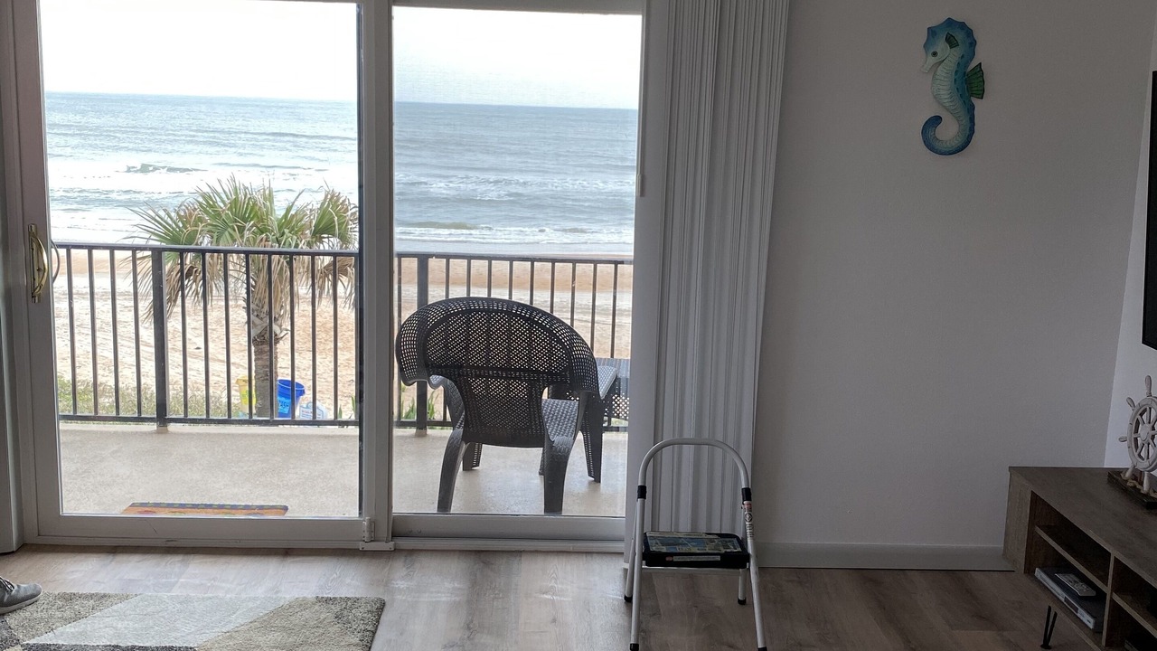Photo of Livingroom in Ormond Beach