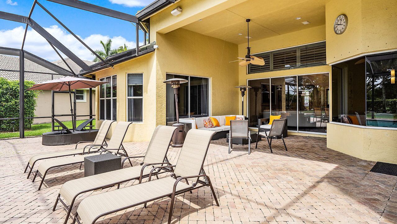 Photo of Patio Balcony in Pineapple Park - Ibis