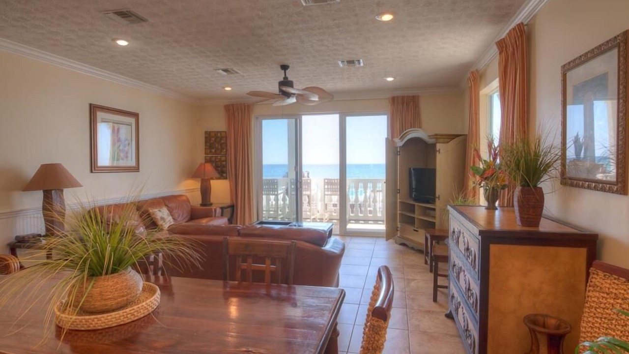 Photo of Livingroom in Silver Sands Beach
