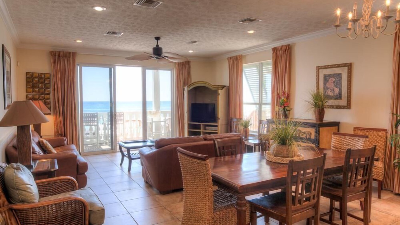 Photo of Livingroom in Silver Sands Beach