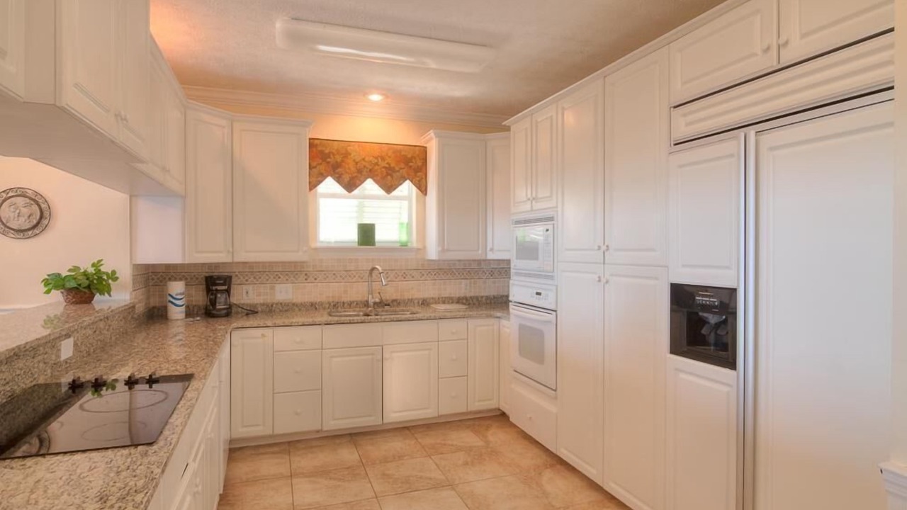 Photo of Kitchen in Silver Sands Beach