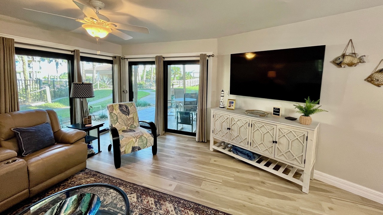 Photo of Livingroom in Butler Beach