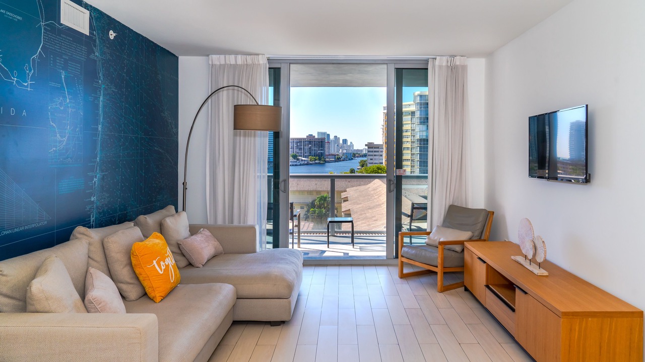 Photo of Livingroom in Hallandale Beach