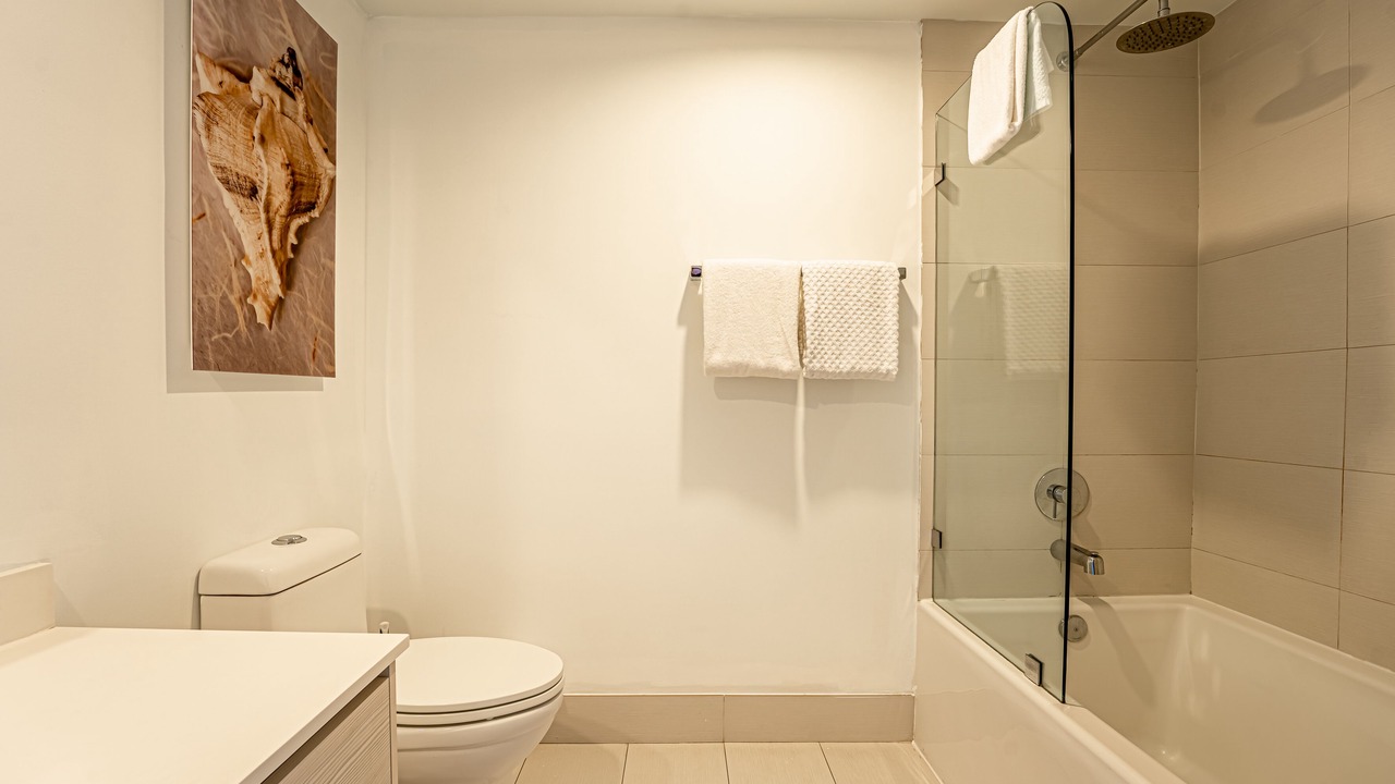 Photo of Bathroom in Hallandale Beach