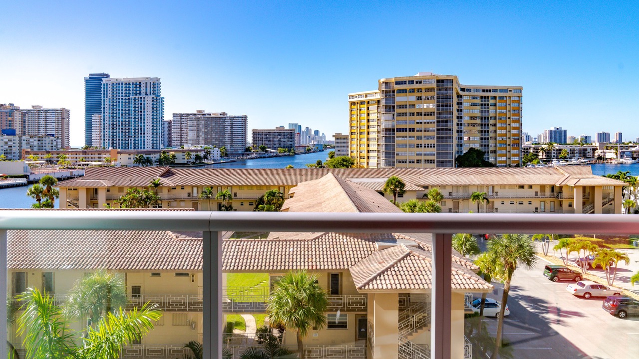 Photo of Outdoor in Hallandale Beach