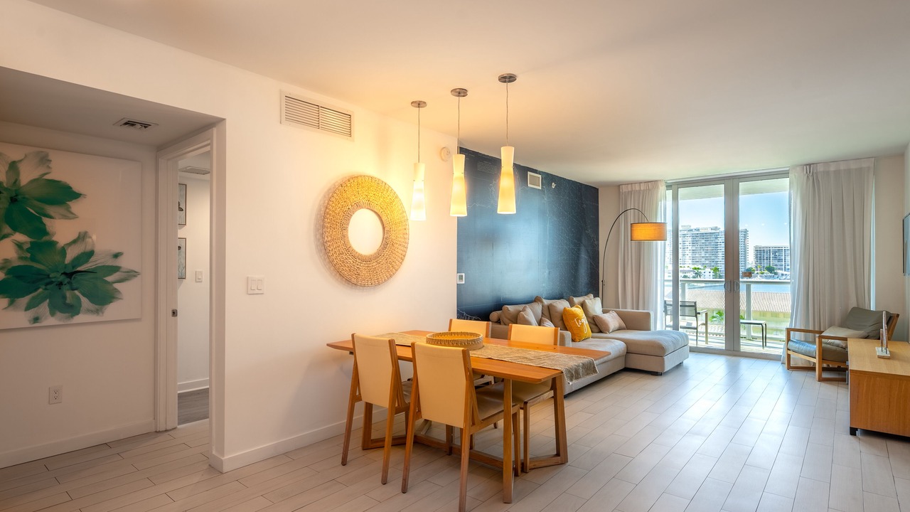 Photo of Livingroom in Hallandale Beach