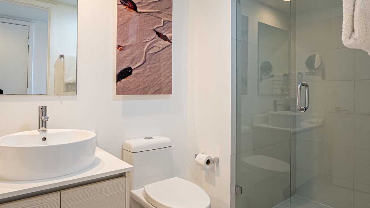 Photo of Bathroom in Hallandale Beach