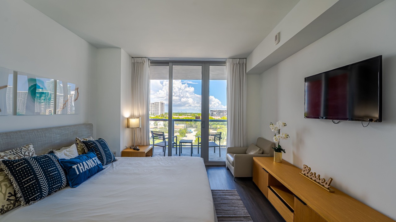 Photo of Bedroom in Hallandale Beach