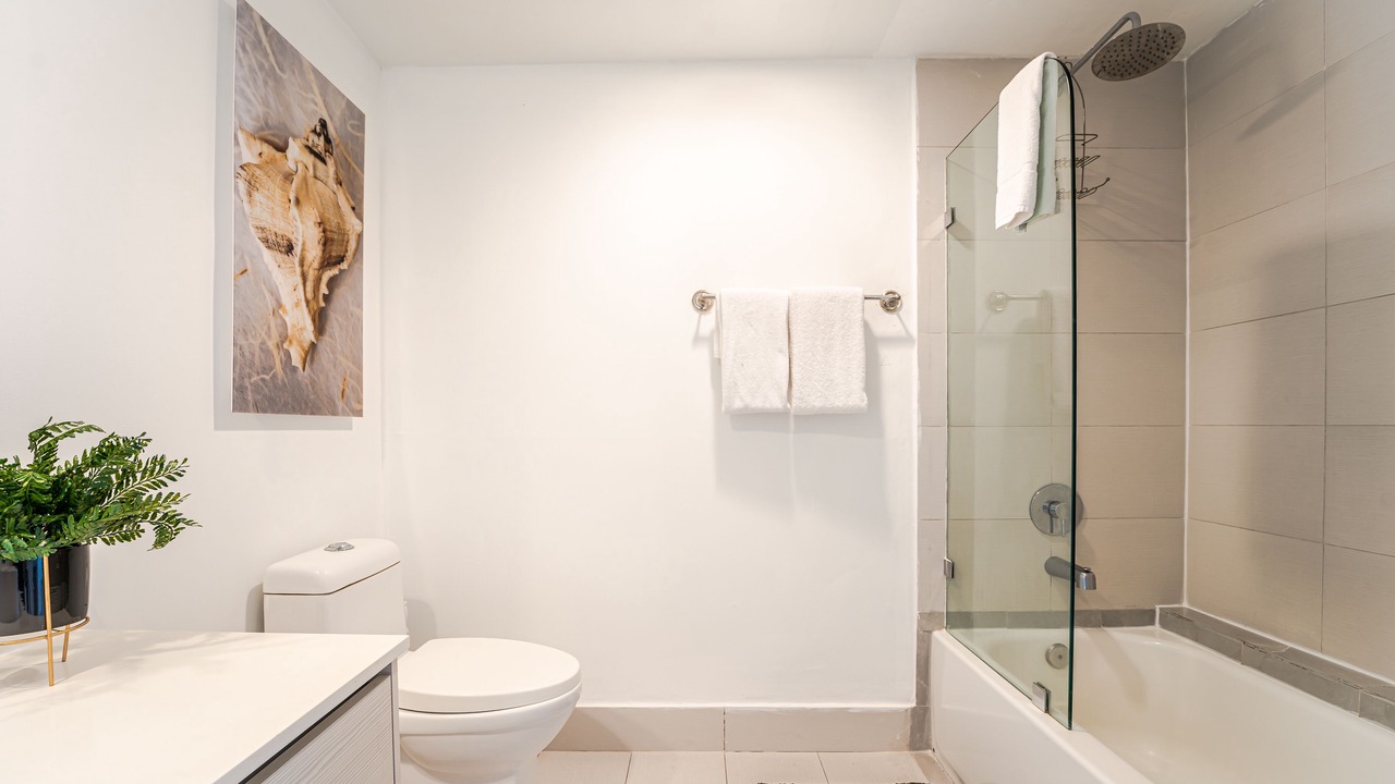 Photo of Bathroom in Hallandale Beach