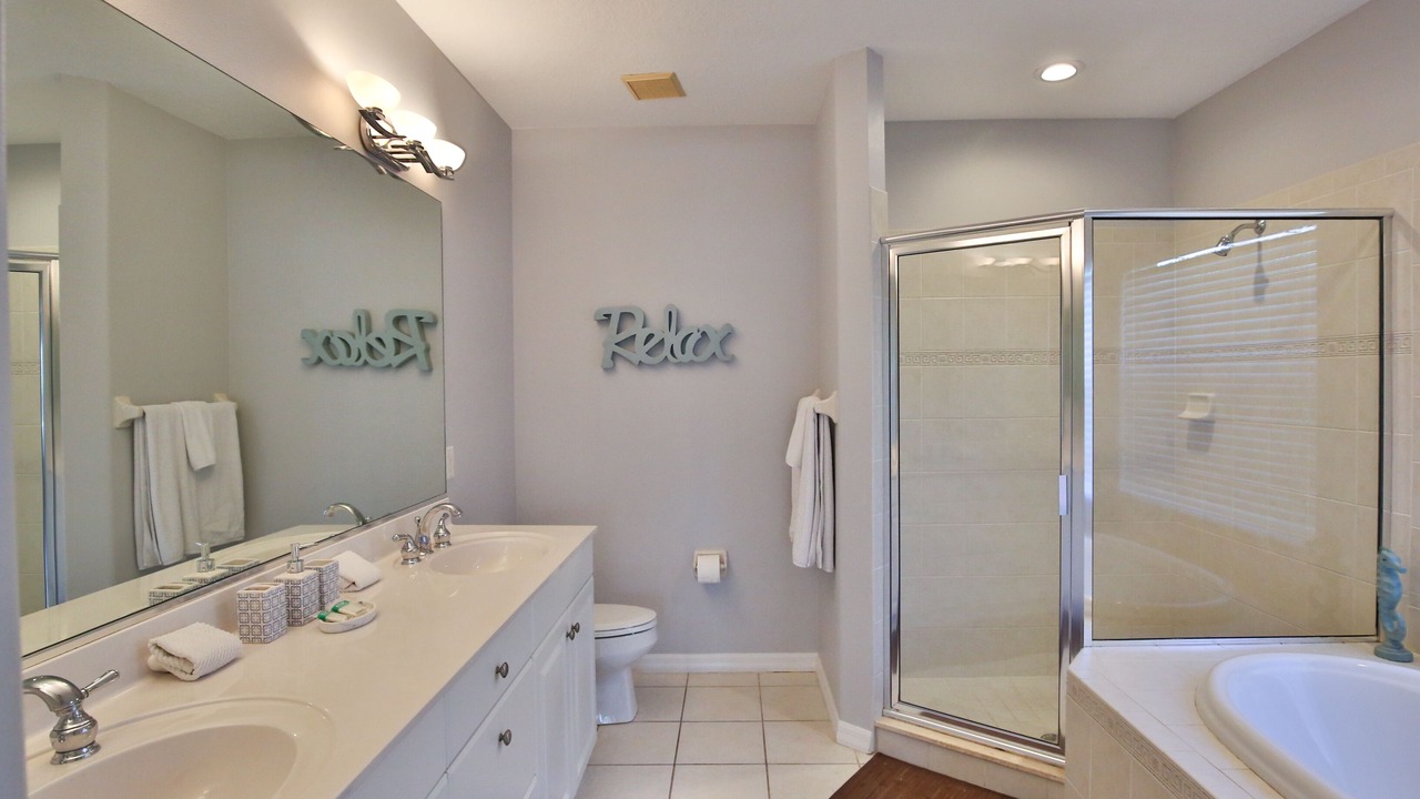 Photo of Bathroom in Heron's Watch