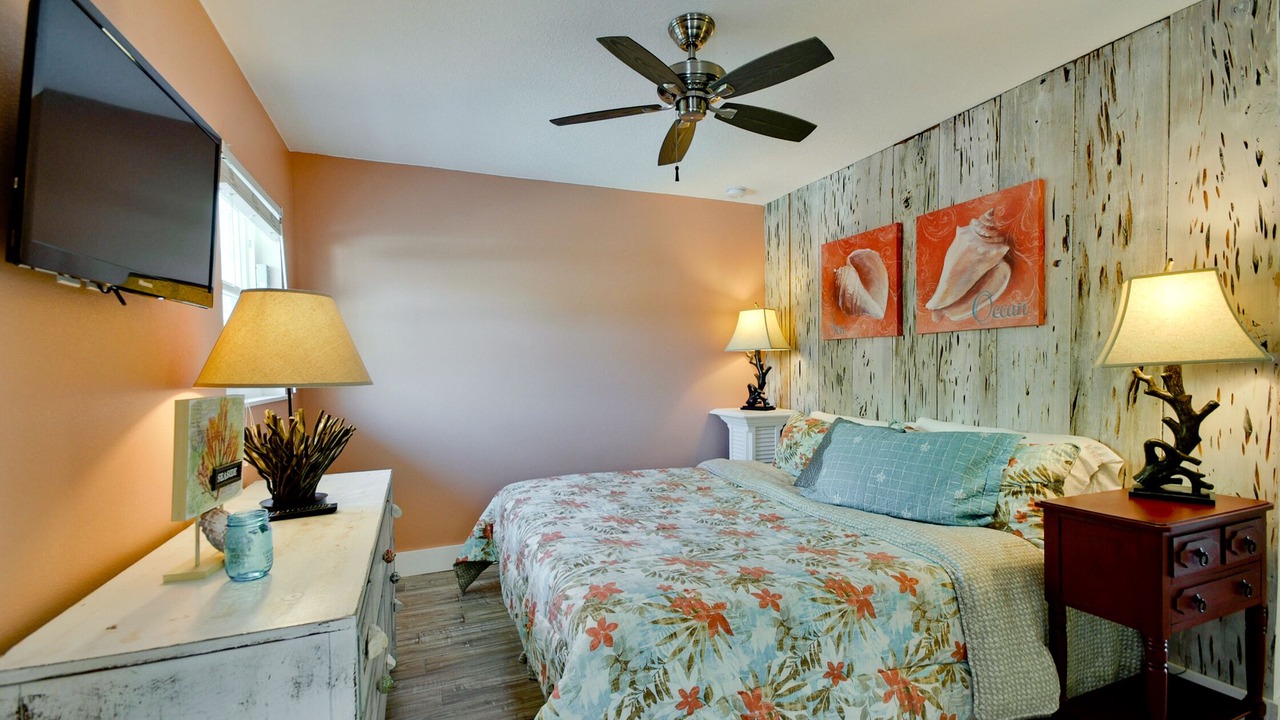 Photo of Bedroom in Bradenton Beach