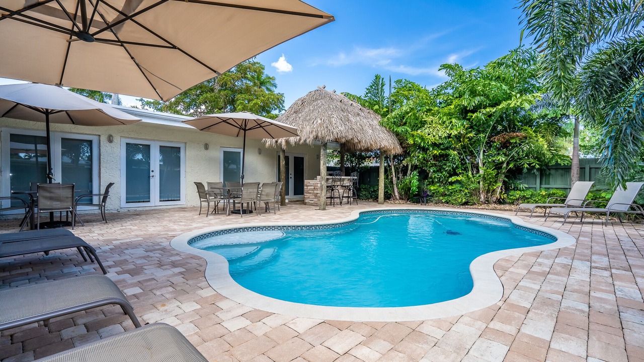 Photo of Outdoor in Hollywood Lakes