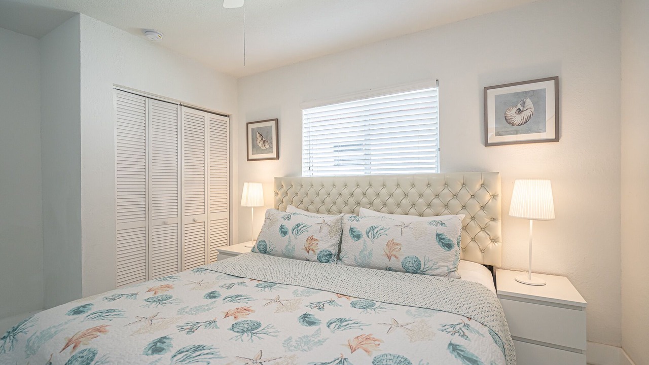 Photo of Bedroom in Hollywood Lakes