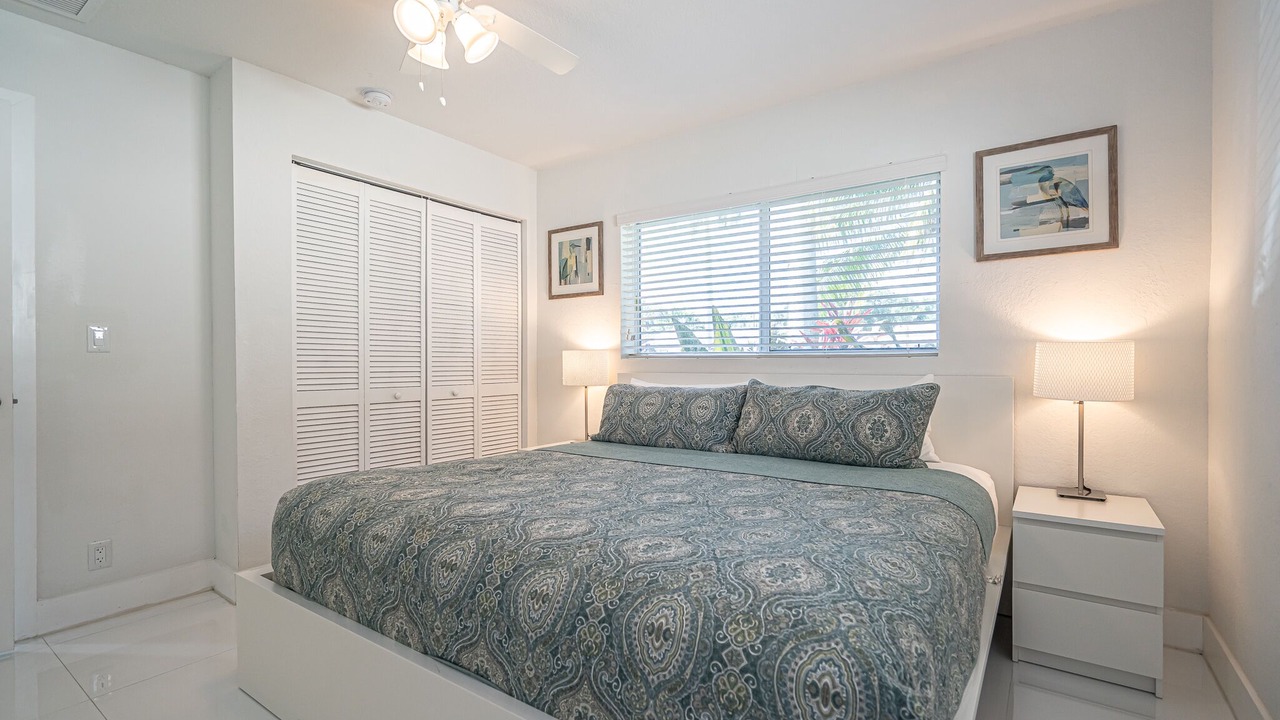 Photo of Bedroom in Hollywood Lakes