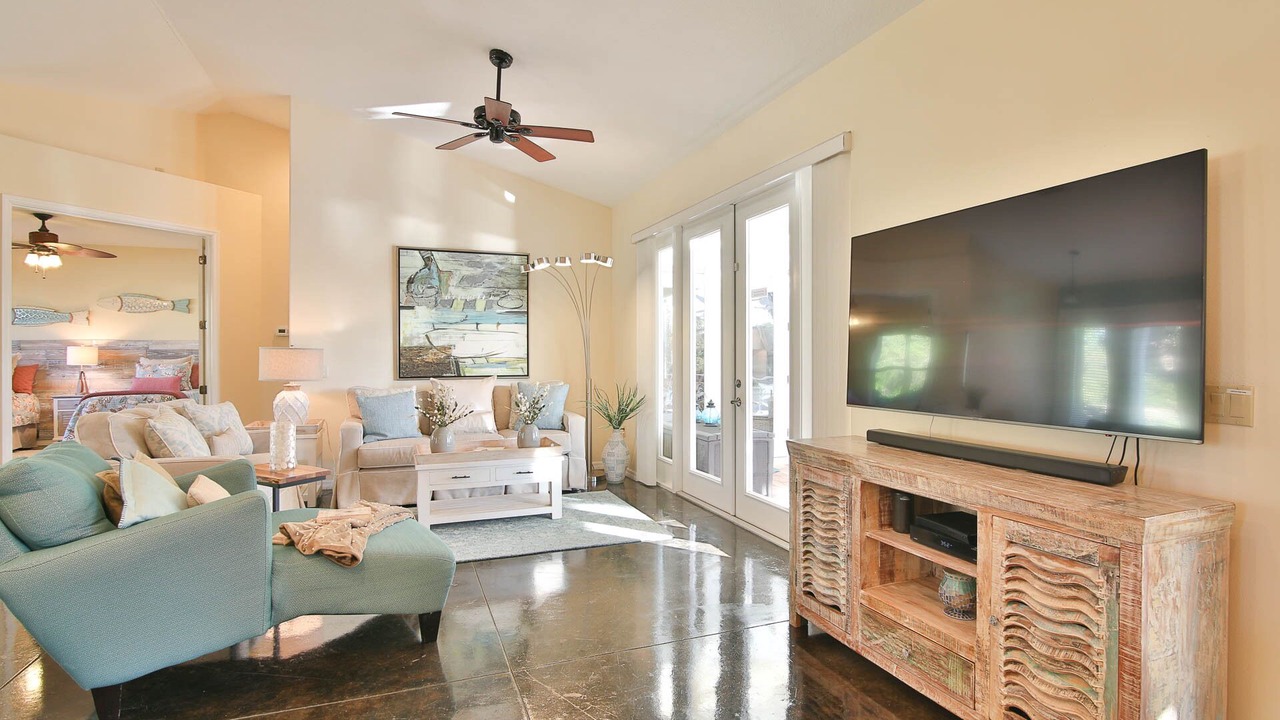 Photo of Livingroom in Heron's Watch