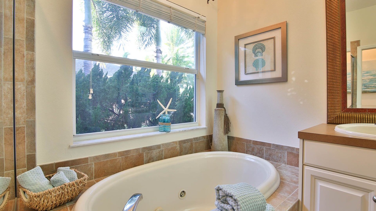 Photo of Bathroom in Heron's Watch
