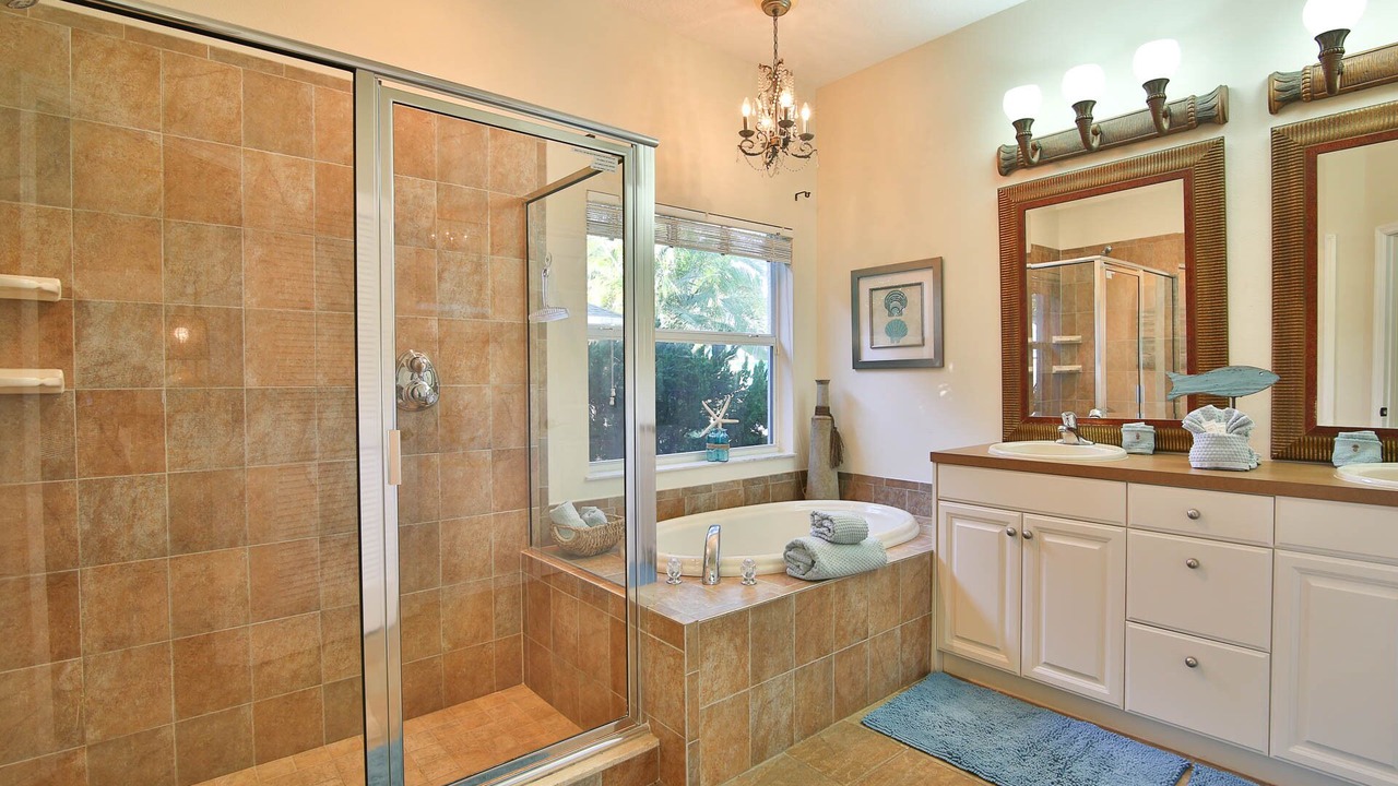 Photo of Bathroom in Heron's Watch