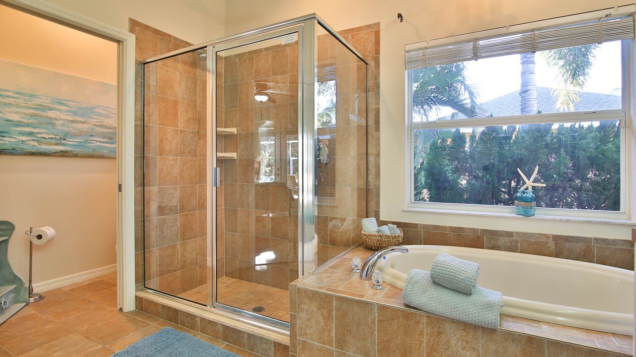 Photo of Bathroom in Heron's Watch