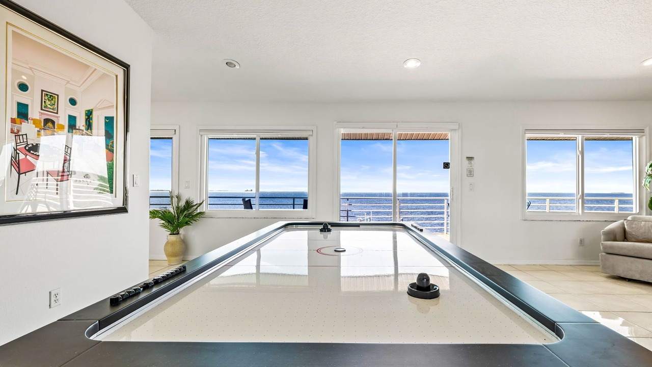 Photo of Bedroom in Crystal Beach