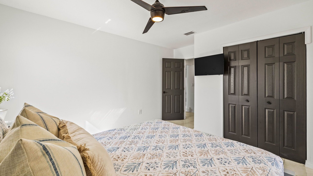 Photo of Bedroom in Crystal Beach