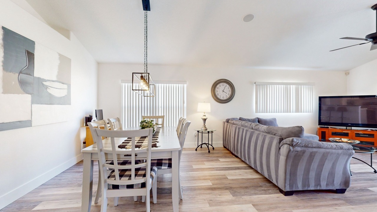 Photo of Livingroom in West Stonebridge