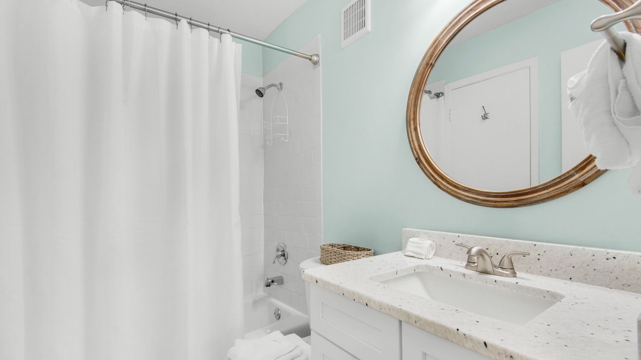 Photo of Bathroom in Holiday Isle