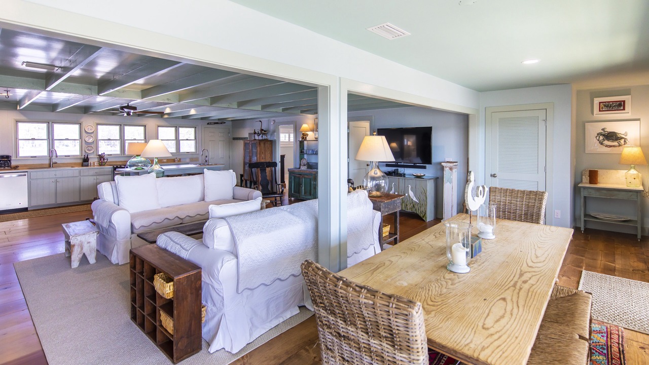 Photo of Livingroom in Dune Allen Beach