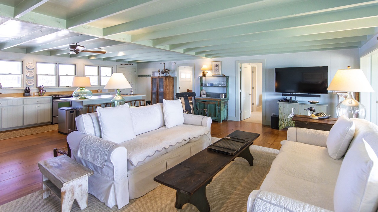 Photo of Livingroom in Dune Allen Beach