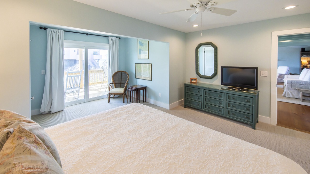 Photo of Bedroom in Dune Allen Beach