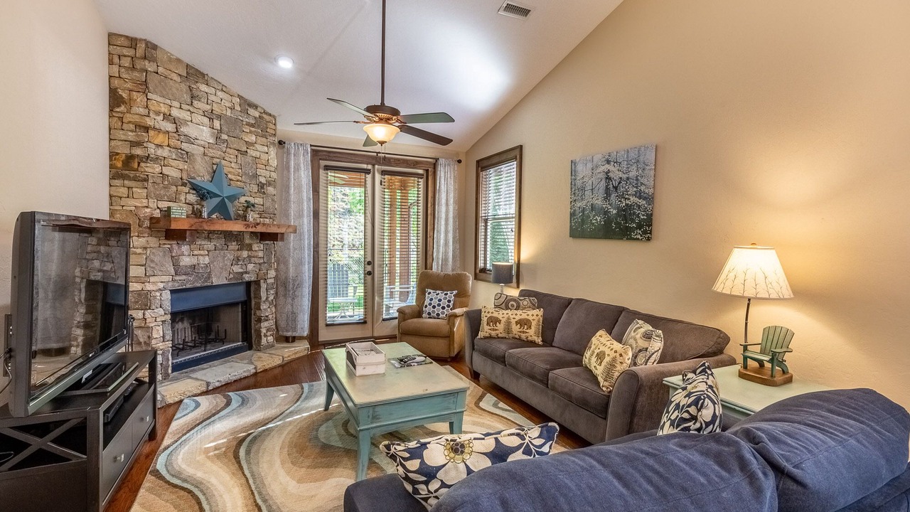 Photo of Livingroom in Cullowhee