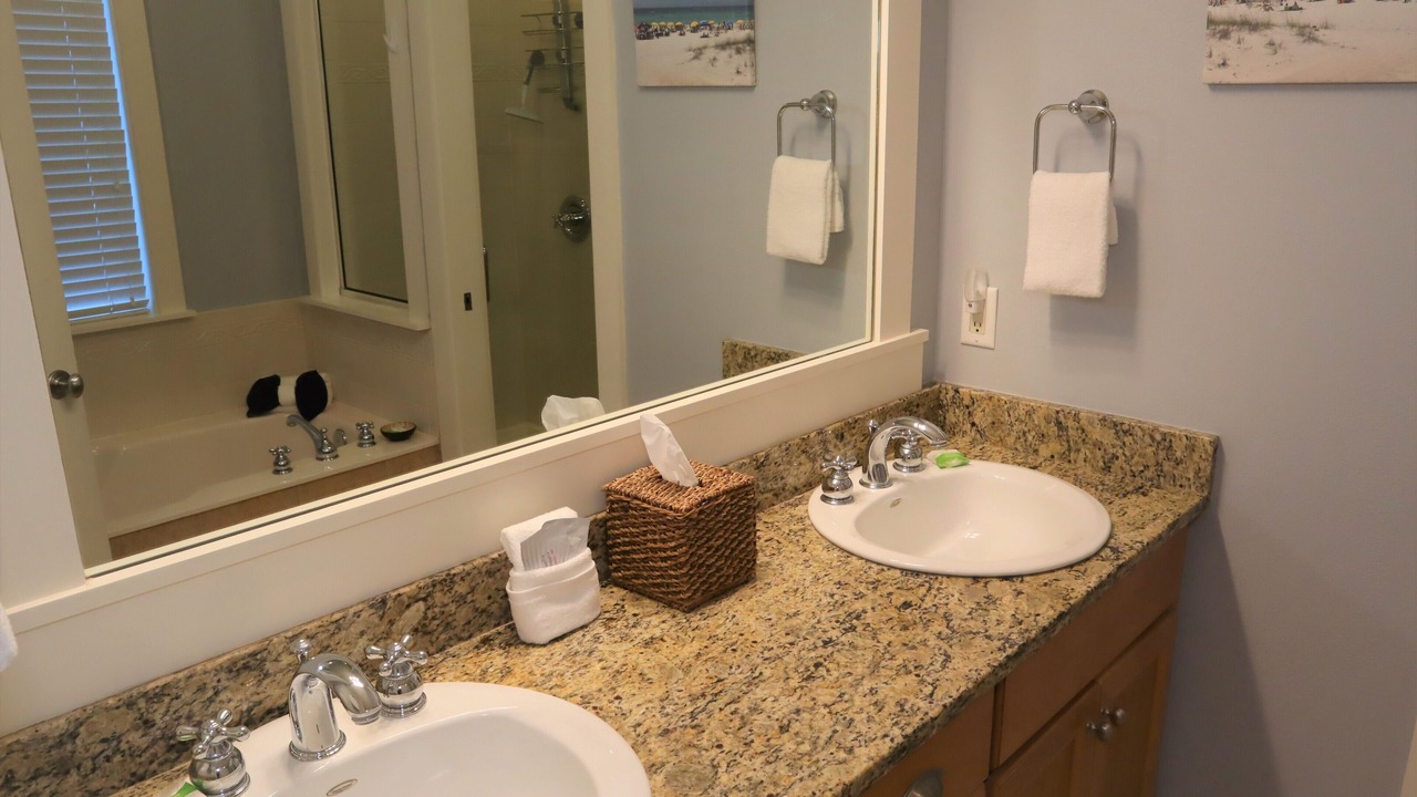 Photo of Bathroom in Laurel Grove