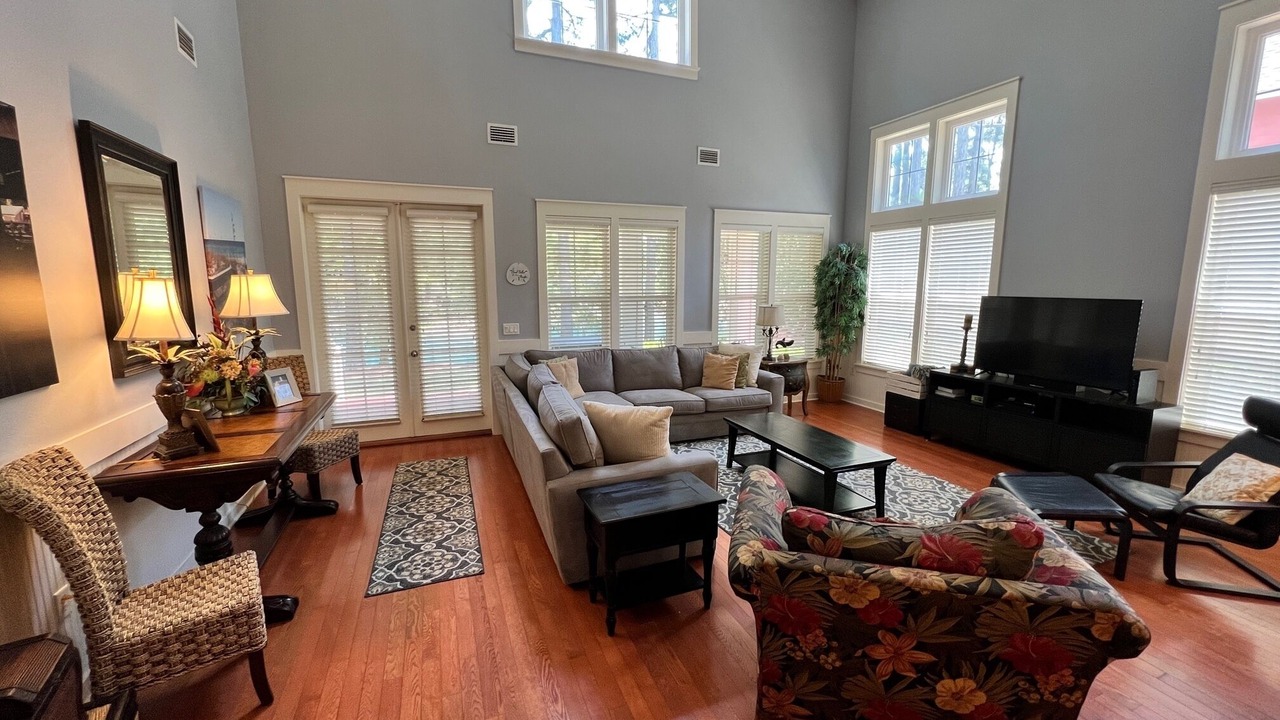 Photo of Livingroom in Laurel Grove