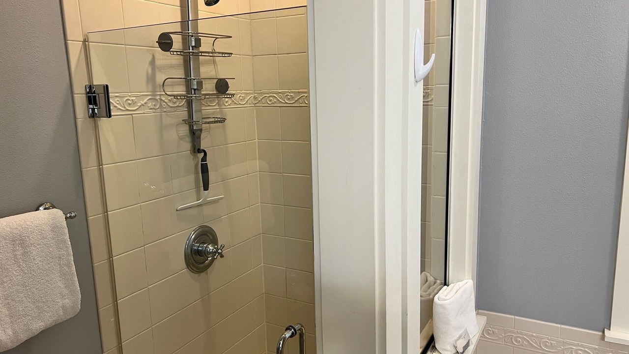 Photo of Bathroom in Laurel Grove