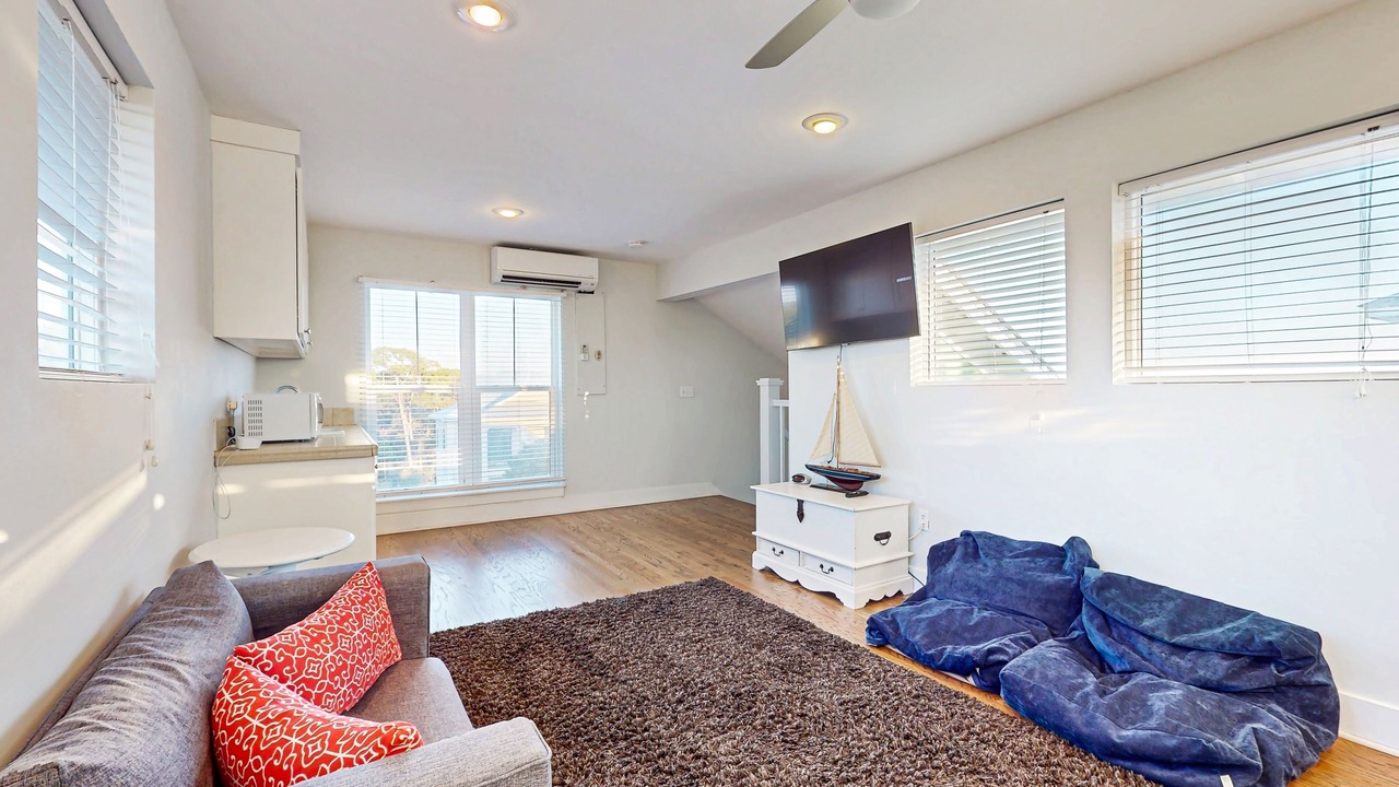 Photo of Livingroom in Dune Allen Beach