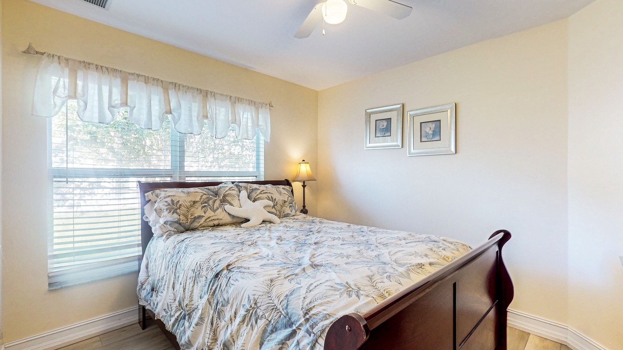 Photo of Bedroom in Beachwalk Isles