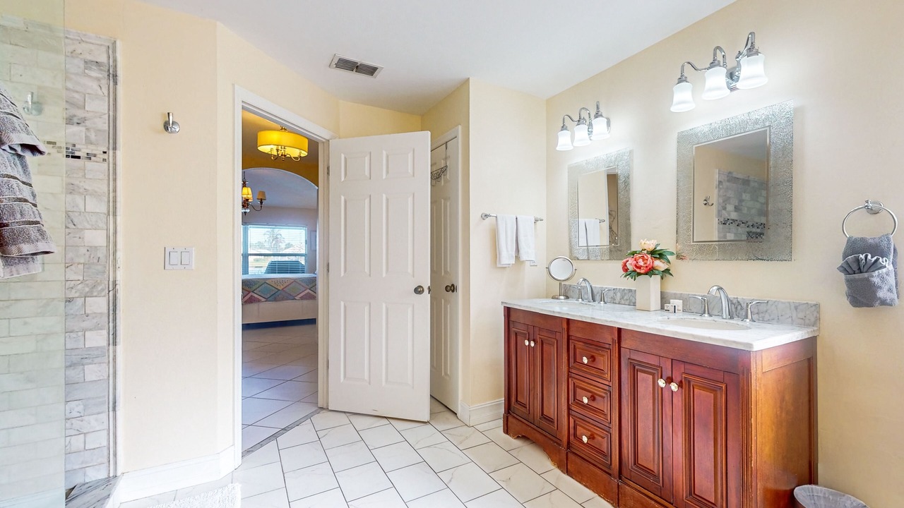 Photo of Bathroom in Beachwalk Isles