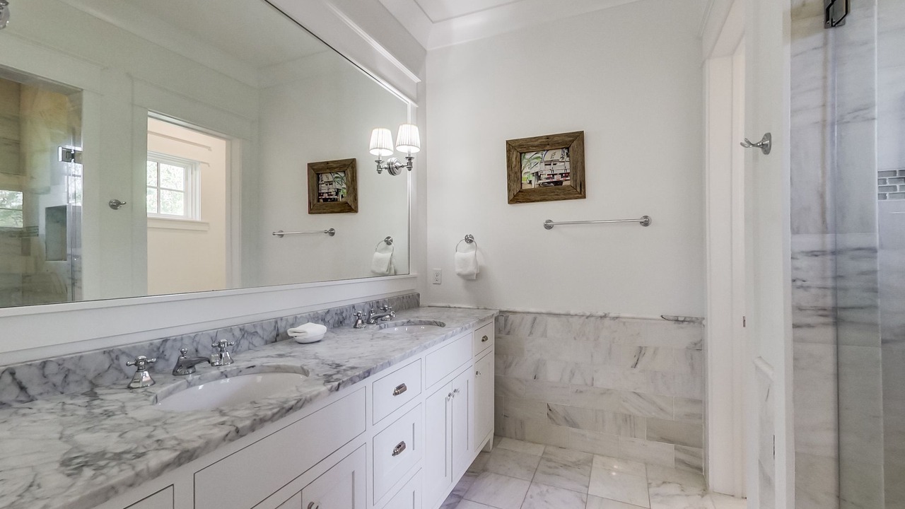 Photo of Bathroom in Forest District