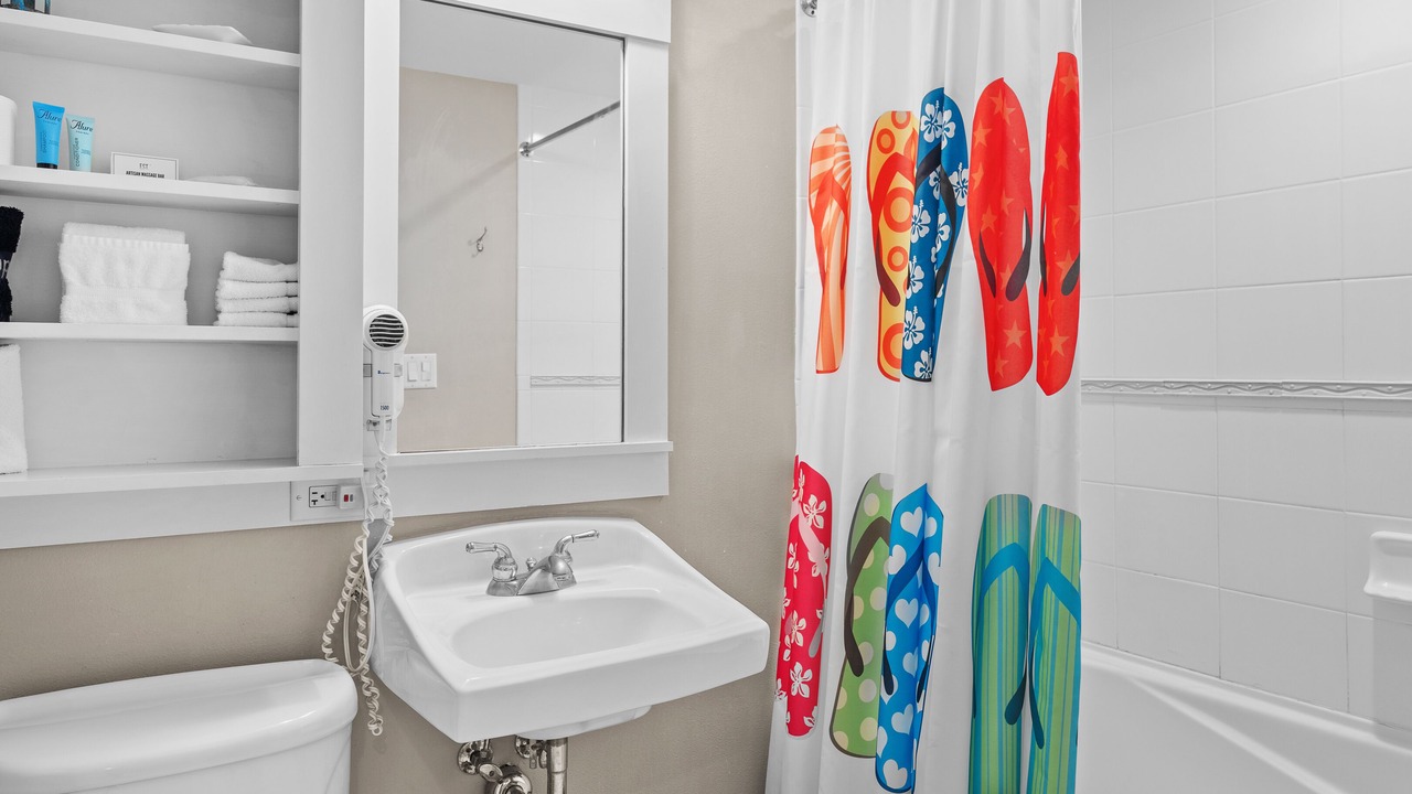 Photo of Bathroom in Baytowne Wharf