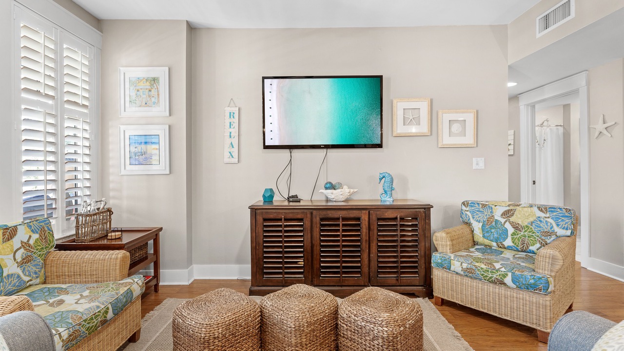 Photo of Livingroom in Baytowne Wharf