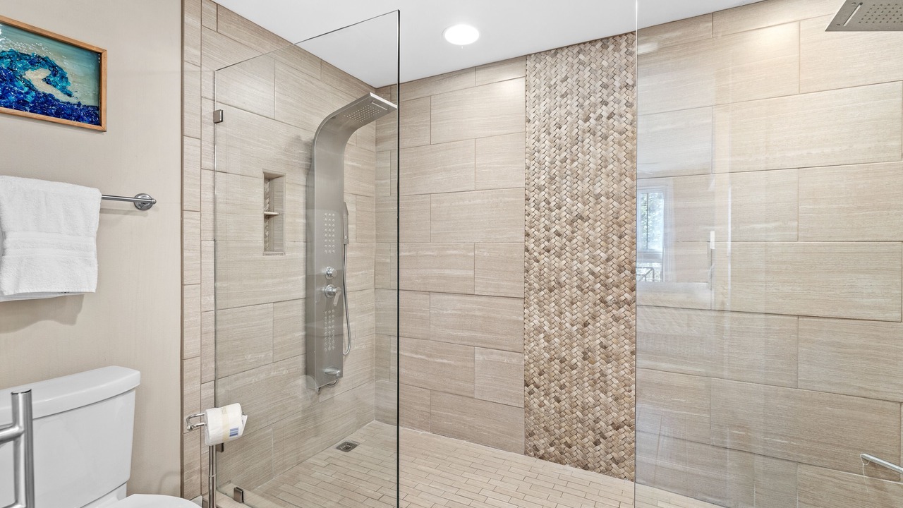 Photo of Bathroom in Baytowne Wharf